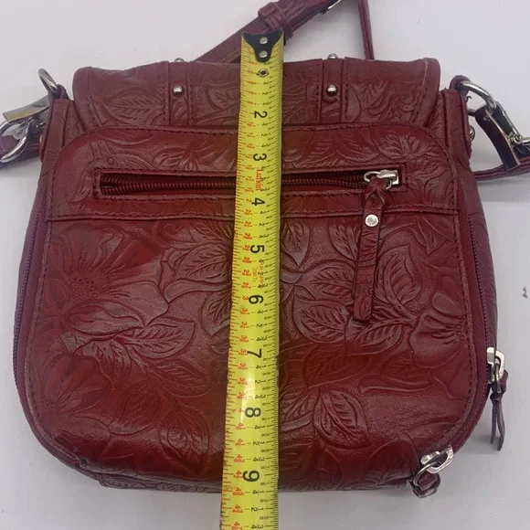Gun Tote’n Mamas red leather crossbody bag w/ studs. Gun holder missing MCB4525A - Picture 11 of 16